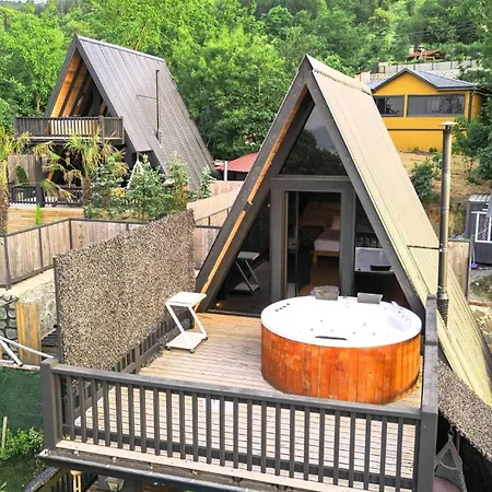 Hill House Сапанча